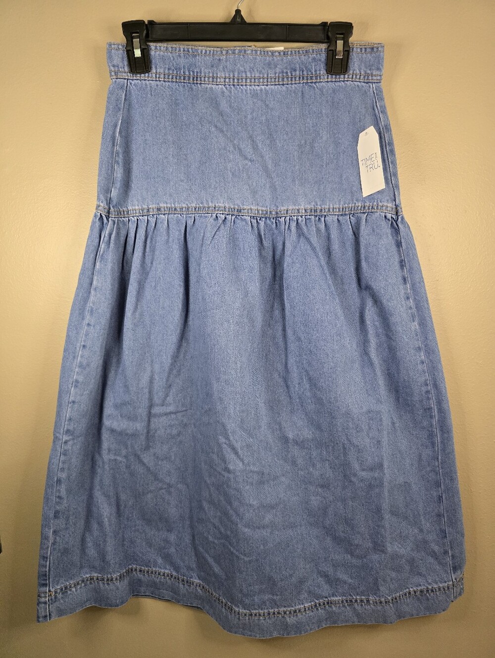 Time and Tru Women's Drapey Denim Midi Skirt Charlotte Wash